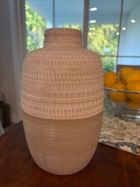 Textured Two-Tone Ceramic Vase in Cream and Tan